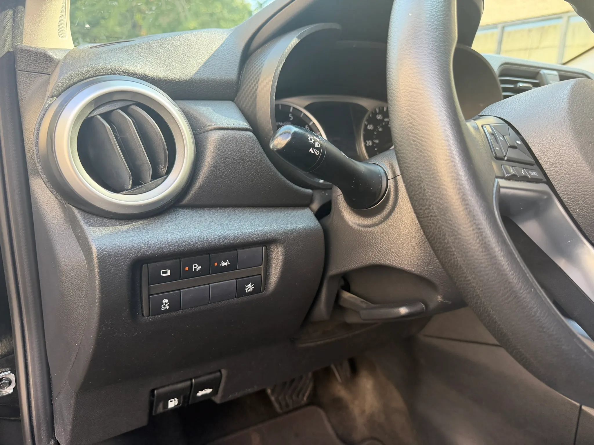 Used 2021 Nissan Versa S FWD image 26