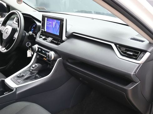 Used 2025 Toyota RAV4 LE AWD/4WD image 31