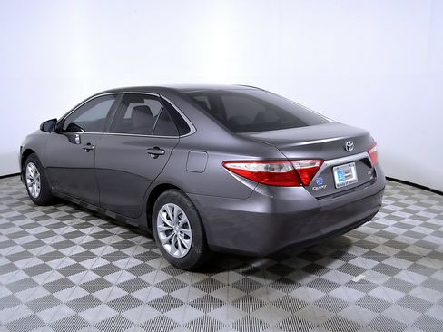Used 2016 Toyota Camry LE FWD image 9