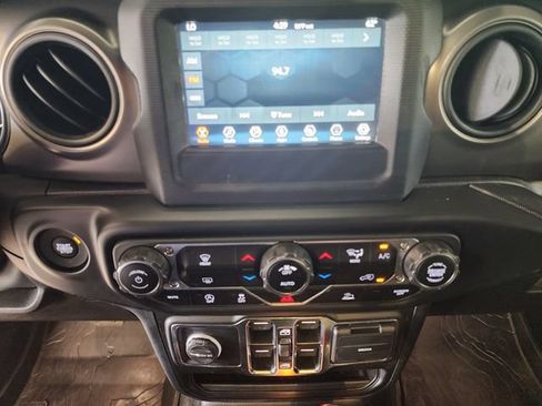Used 2023 Jeep Wrangler Unlimited Sport AWD/4WD image 23