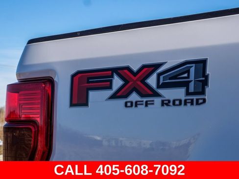 Used 2021 Ford F250 Lariat w/ Lariat Value Package AWD/4WD image 12