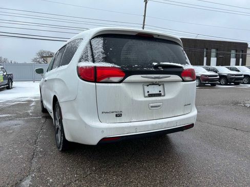 Certified 2020 Chrysler Pacifica Limited image 22