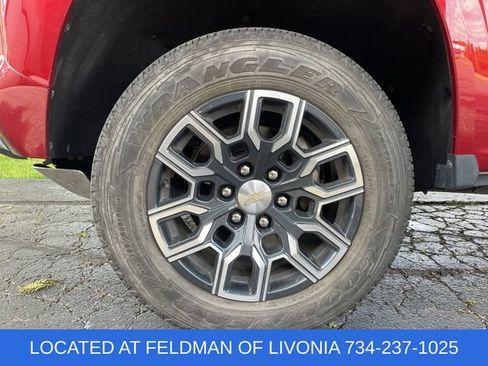 Used 2023 Chevrolet Colorado LT w/ LT Convenience Package II AWD/4WD image 31