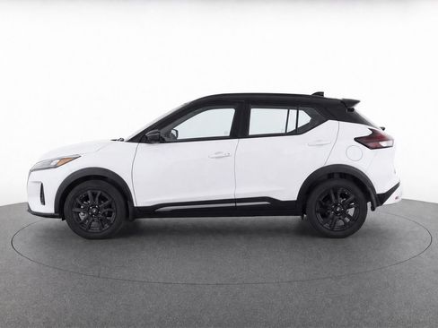 Used 2023 Nissan Kicks SR FWD image 6