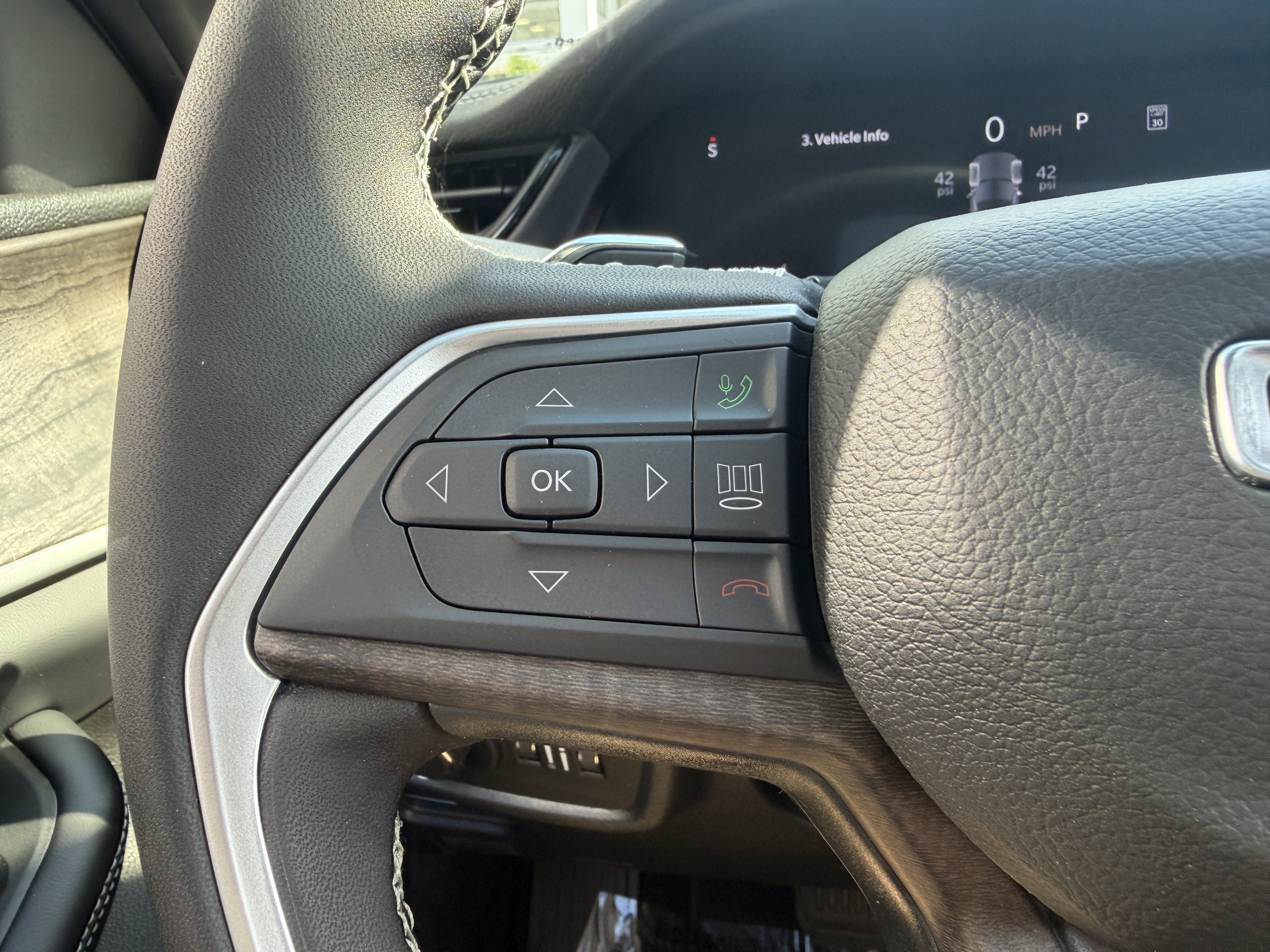 New 2026 Jeep Grand Cherokee Altitude AWD/4WD image 36