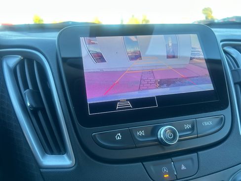 Used 2025 Chevrolet Malibu LT image 9