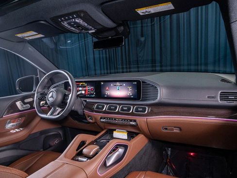 New 2026 Mercedes-Benz GLS 580 4MATIC image 4