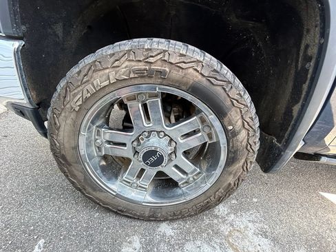 Used 2023 Chevrolet Silverado 3500 LTZ AWD/4WD image 4