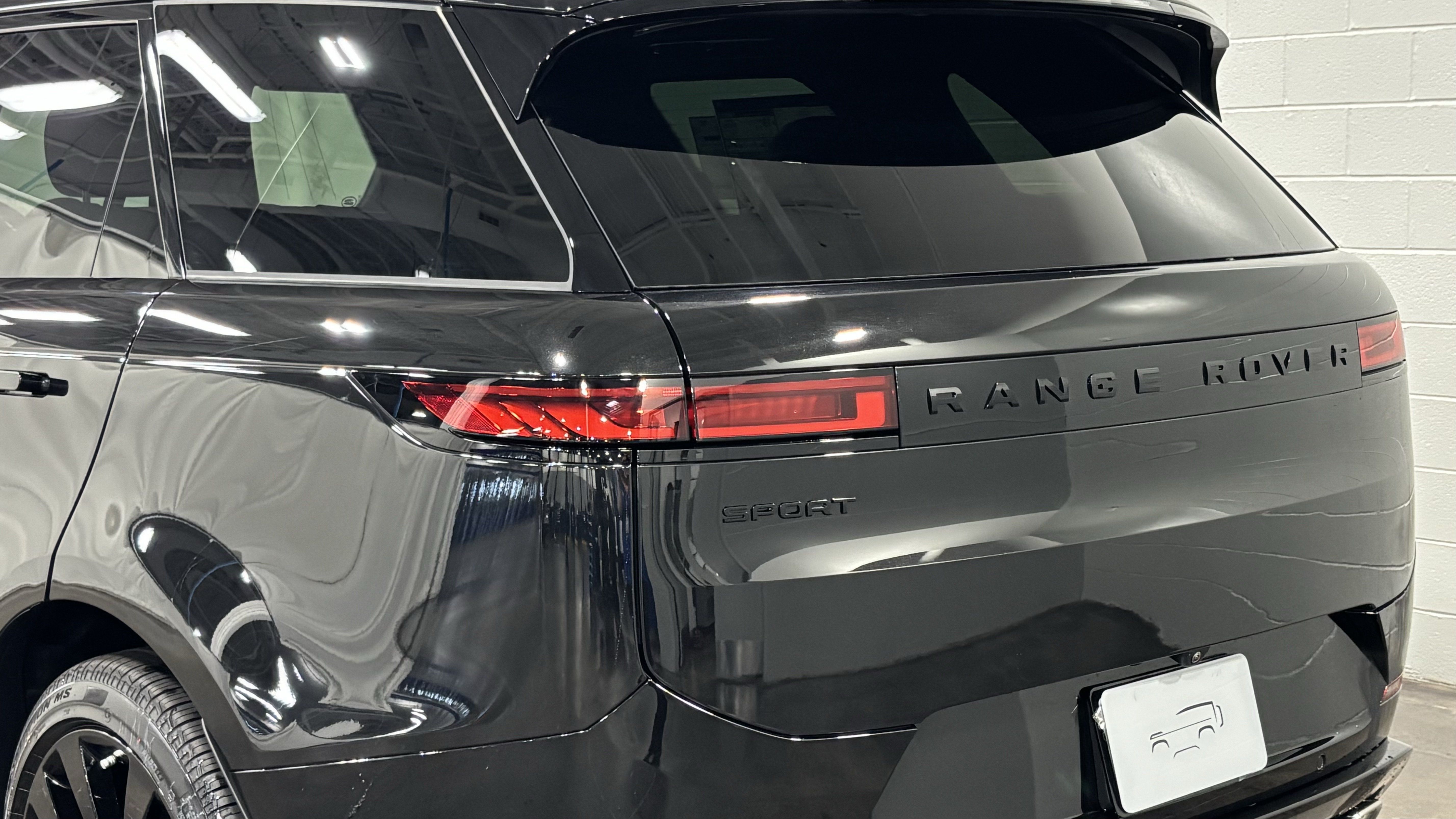 New 2026 Land Rover Range Rover Sport Dynamic SE AWD/4WD image 17