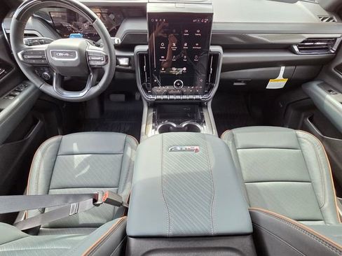 New 2026 GMC Yukon XL AT4 w/ AT4 Premium Plus Package AWD/4WD image 8