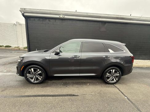 Used 2022 Kia Sorento SX Prestige w/ Panoramic Sunroof Package image 6