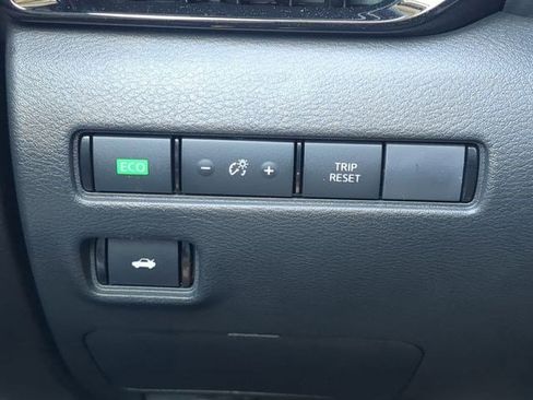 Used 2025 Nissan Sentra SR FWD image 18