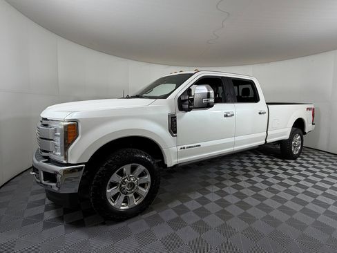 Used 2017 Ford F350 Platinum image 2