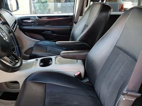 Used 2019 Dodge Grand Caravan SXT FWD image 8
