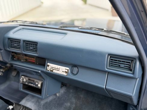 Used 1988 Toyota Pickup 4x4 Regular Cab image 37