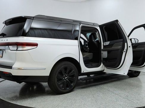Used 2023 Lincoln Navigator L Black Label image 11