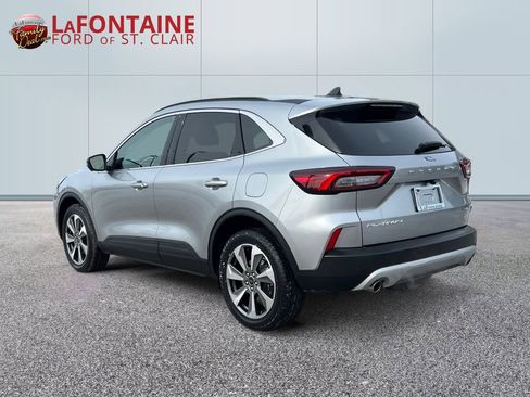 Used 2024 Ford Escape Platinum image 5