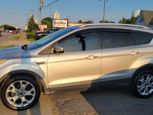 Used 2015 Ford Escape Titanium w/ Equipment Group 301A FWD image 2