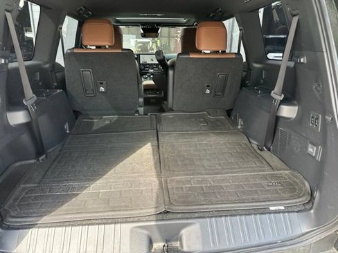 Used 2025 Lexus GX 550 w/ Accessory Package (Z1) AWD/4WD image 12