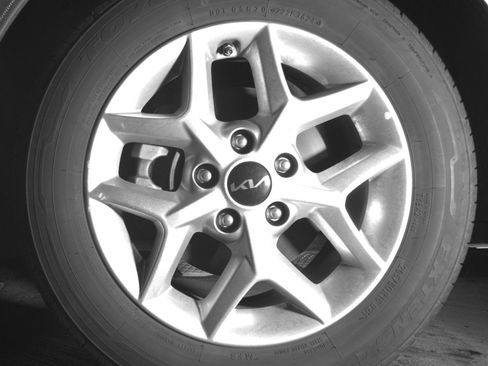 Used 2025 Kia Soul LX w/ LX Technology Package image 19