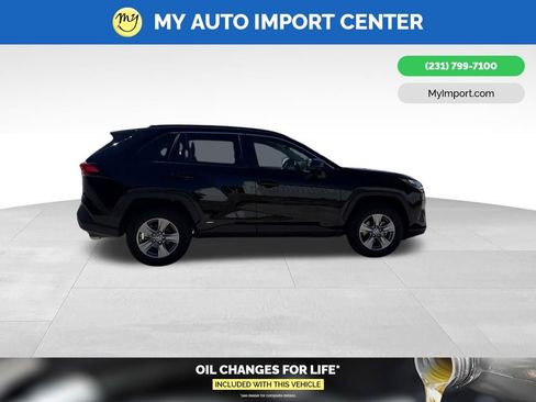 Used 2025 Toyota RAV4 LE AWD/4WD image 8