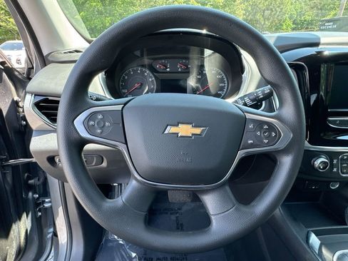 Used 2021 Chevrolet Traverse LS FWD image 16