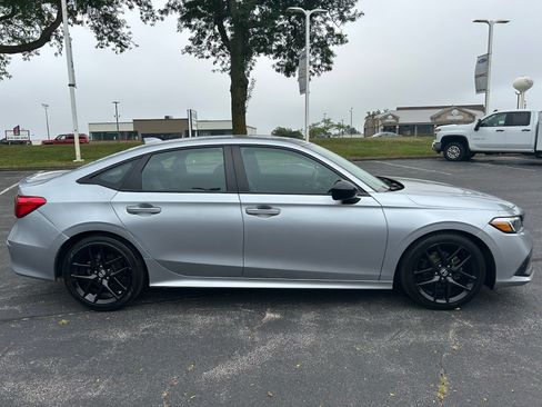Used 2023 Honda Civic Sport image 4