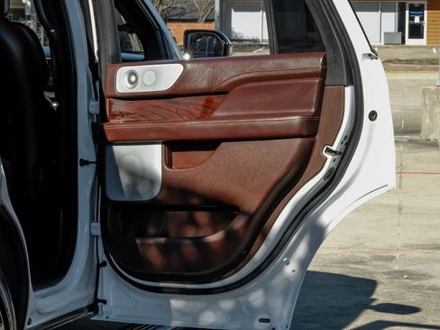 Used 2019 Lincoln Navigator Black Label w/ Cargo Package image 48