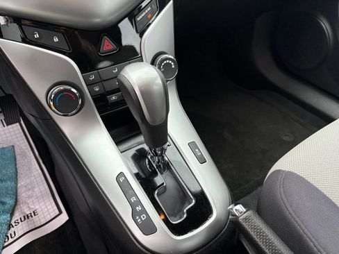 Used 2014 Chevrolet Cruze LS image 42