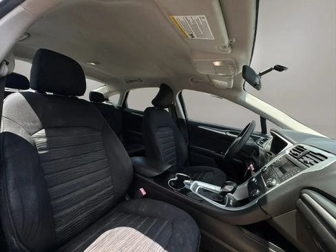 Used 2016 Ford Fusion SE FWD image 16