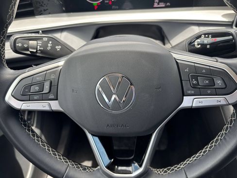 Used 2026 Volkswagen Tiguan SE AWD/4WD image 30