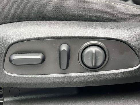 Used 2022 GMC Acadia SLE w/ Driver Convenience Package image 27