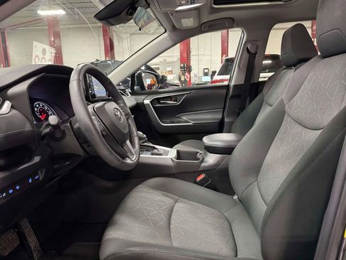 Used 2022 Toyota RAV4 XLE w/ Convenience Package image 13