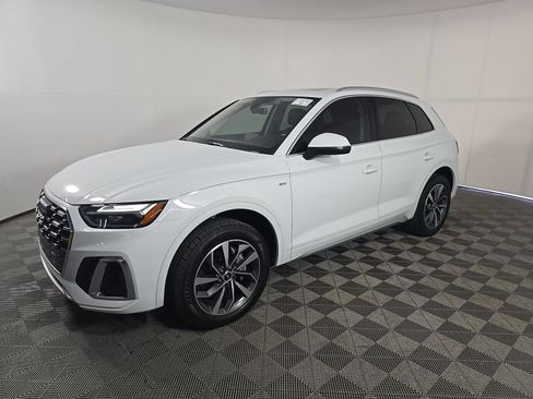 Used 2023 Audi Q5 2.0T Premium Plus w/ Premium Plus Package AWD/4WD image 8