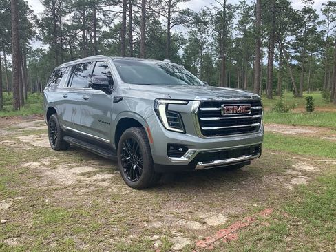 New 2026 GMC Yukon XL Elevation w/ LPO, Elevation Black Package RWD image 7