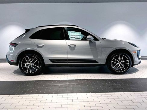 New 2026 Porsche Macan image 8