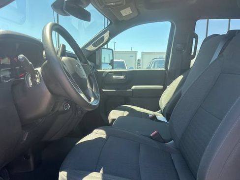 Used 2025 Chevrolet Silverado 2500 Custom w/ Custom Value Package AWD/4WD image 15