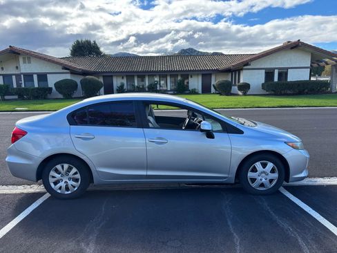 Used 2012 Honda Civic LX image 2
