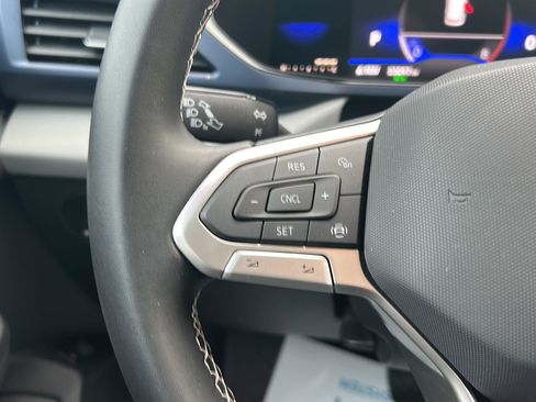 Certified 2022 Volkswagen Taos SE image 24