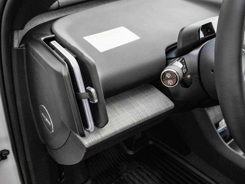 New 2026 Volvo EX30 Cross Country Ultra w/ Protection Package Premier image 31