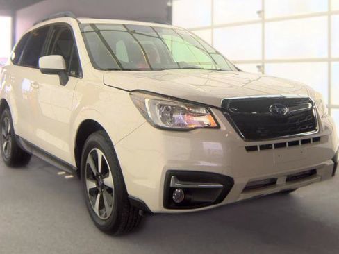 Used 2017 Subaru Forester 2.5i Limited AWD/4WD image 3