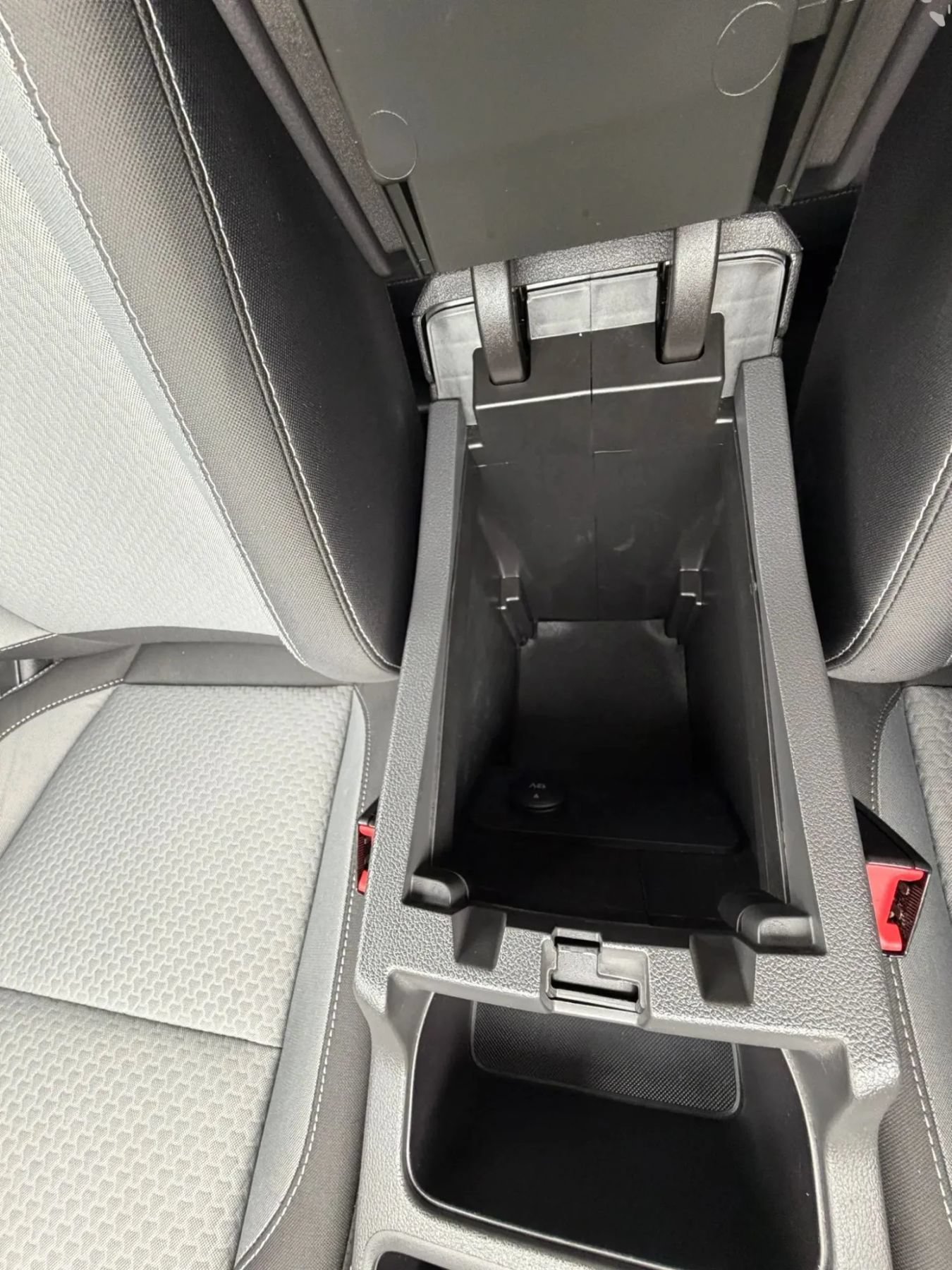 Used 2018 Ford Escape SE AWD/4WD image 29