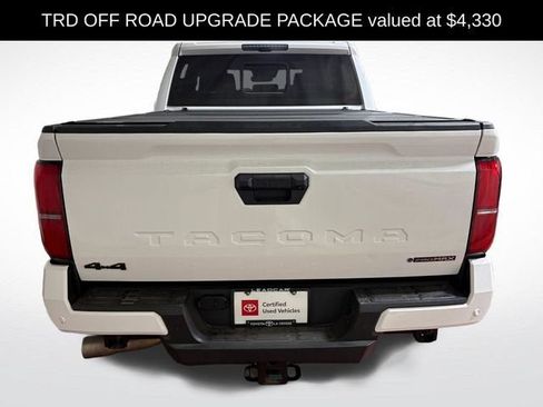 Used 2025 Toyota Tacoma TRD Off-Road w/ TRD Off Road Upgrade Package AWD/4WD image 4