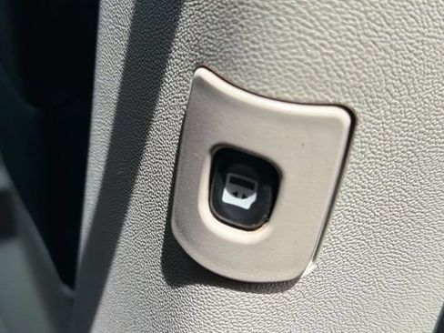 Used 2015 Dodge Grand Caravan SXT FWD image 21