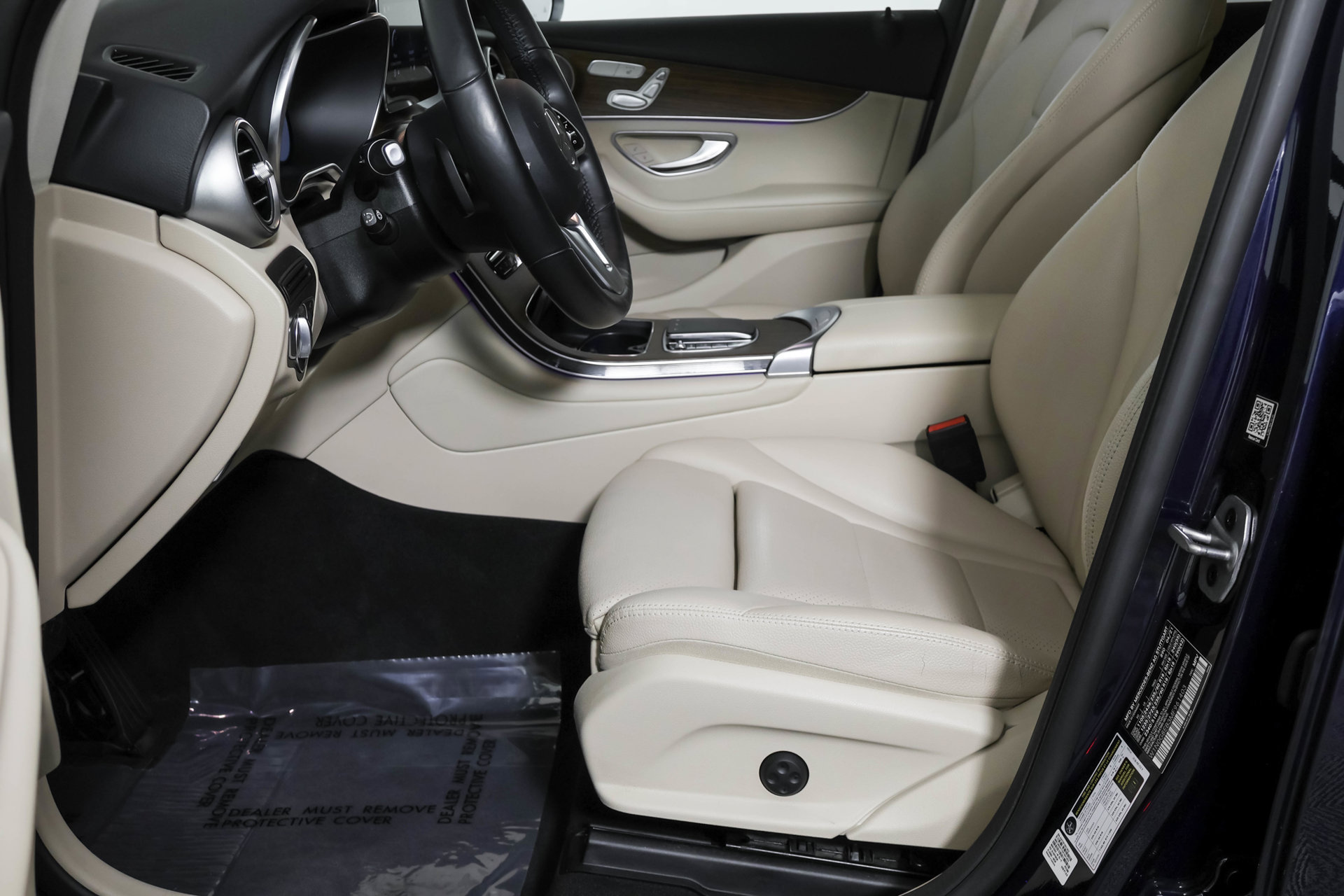Used 2021 Mercedes-Benz GLC 300 4MATIC image 25