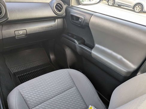 Used 2022 Toyota Tacoma SR AWD/4WD image 17