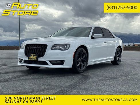 Used 2022 Chrysler 300 Touring L w/ Safetytec Plus Group image 1