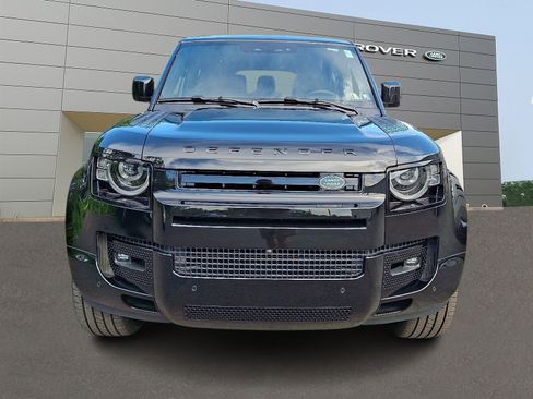 Certified 2025 Land Rover Defender 130 X-Dynamic SE image 8