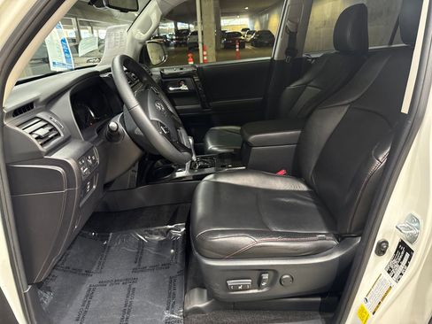 Used 2021 Toyota 4Runner TRD Off-Road image 10