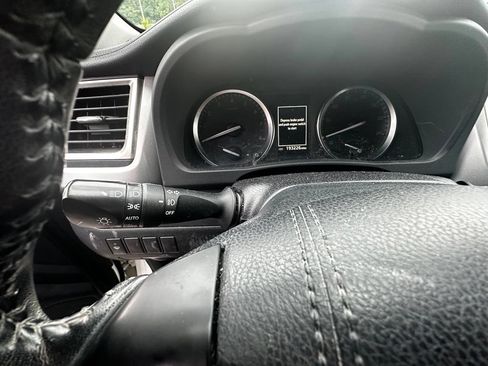 Used 2017 Toyota Highlander XLE AWD/4WD image 15